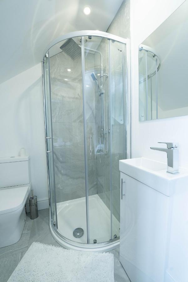 Entire Modern Home With Private Parking For 6/8 Persons Worksop Exterior photo