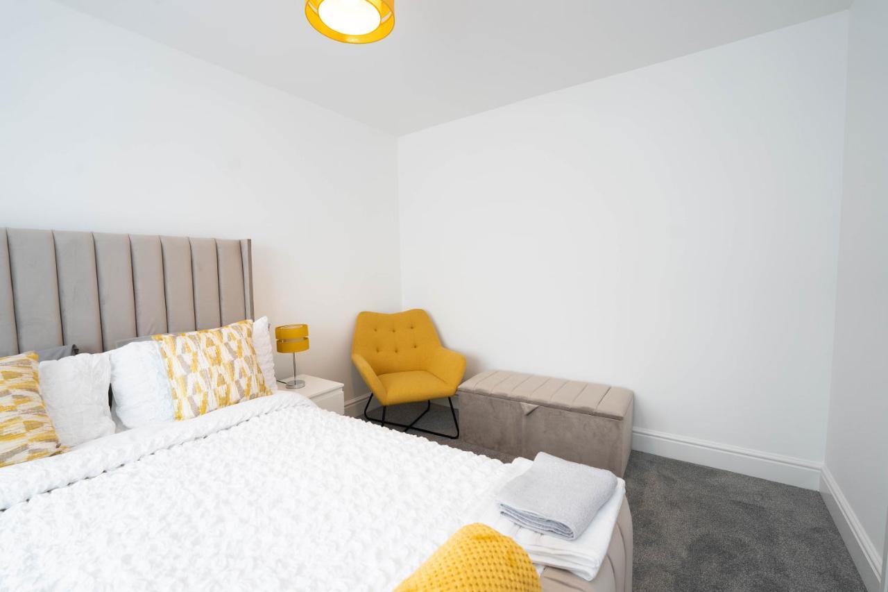 Entire Modern Home With Private Parking For 6/8 Persons Worksop Exterior photo