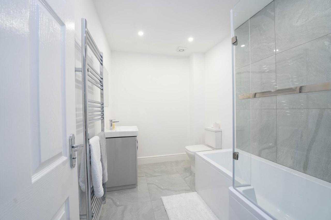 Entire Modern Home With Private Parking For 6/8 Persons Worksop Exterior photo