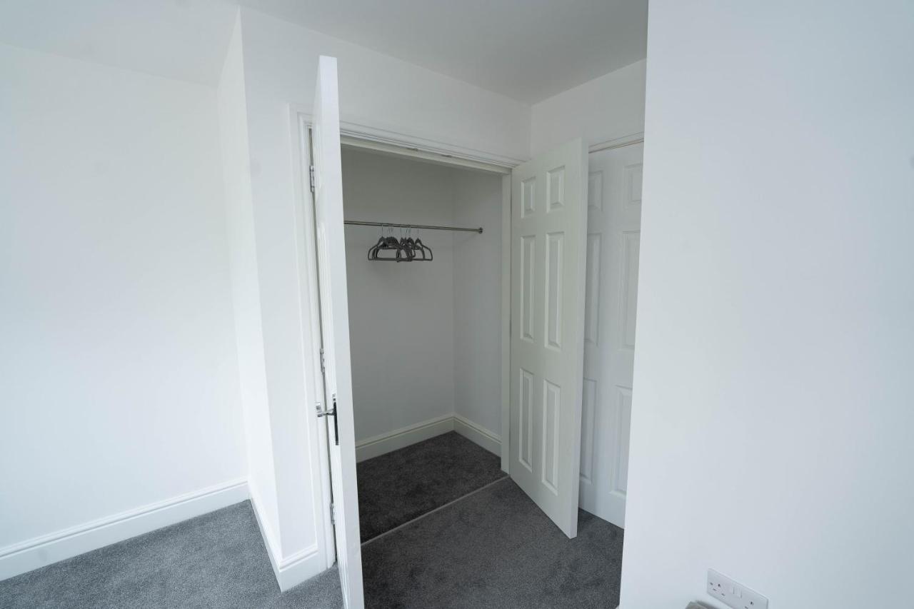 Entire Modern Home With Private Parking For 6/8 Persons Worksop Exterior photo