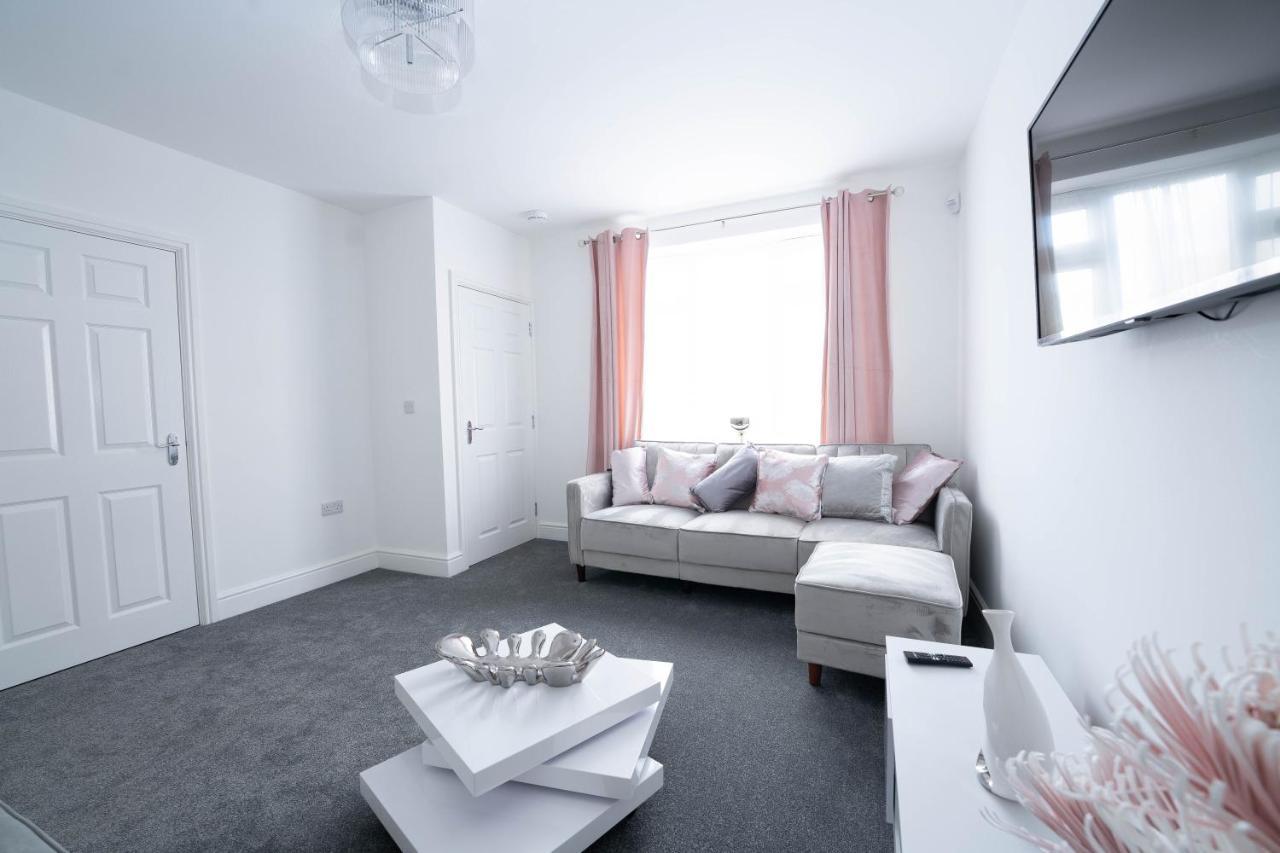 Entire Modern Home With Private Parking For 6/8 Persons Worksop Exterior photo