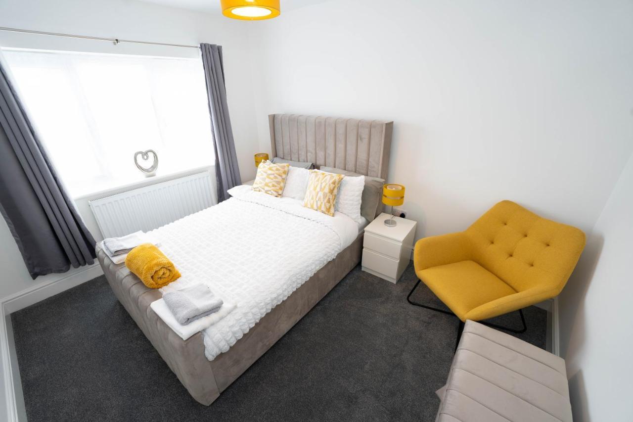 Entire Modern Home With Private Parking For 6/8 Persons Worksop Exterior photo