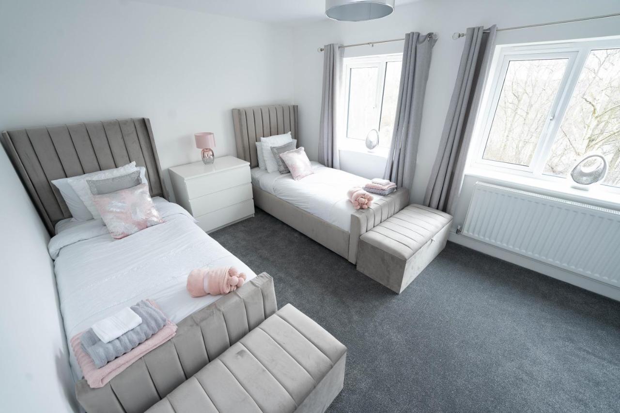 Entire Modern Home With Private Parking For 6/8 Persons Worksop Exterior photo