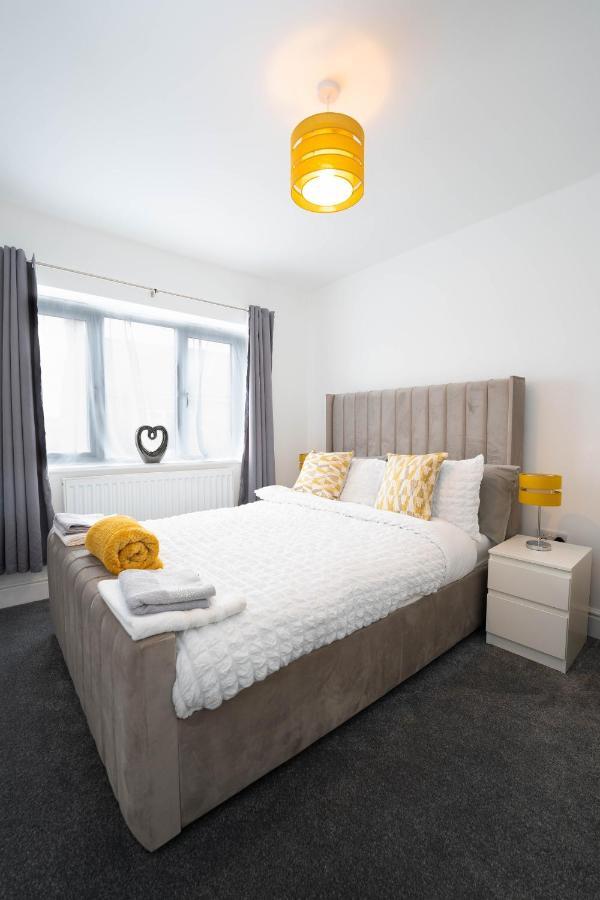 Entire Modern Home With Private Parking For 6/8 Persons Worksop Exterior photo