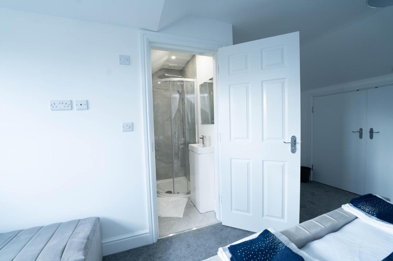 Entire Modern Home With Private Parking For 6/8 Persons Worksop Exterior photo