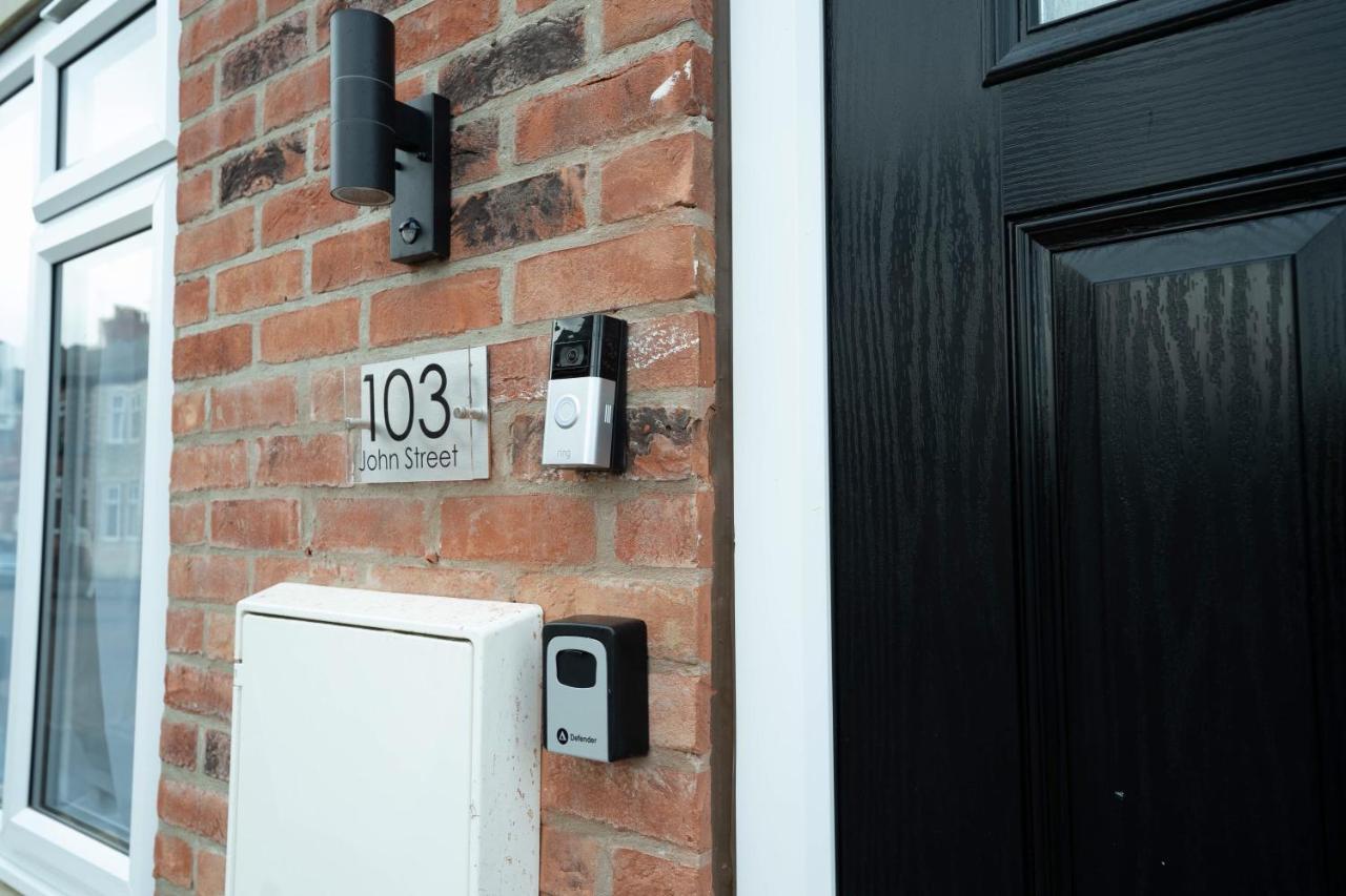 Entire Modern Home With Private Parking For 6/8 Persons Worksop Exterior photo